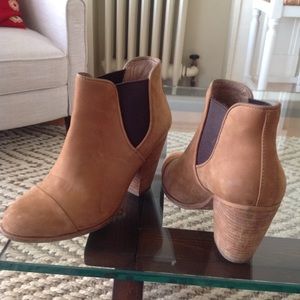 Vince Camuto Suede Ankle Boots Sz5.5